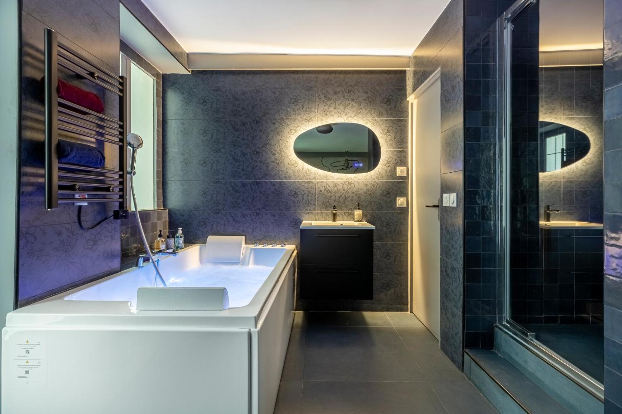 Appartement Opera, Grand Boulevard 9eme, Avec Jacuzzi